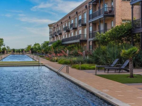 Luxury 1BR/1Bath *Free Parking/Gym/Pool/Wifi